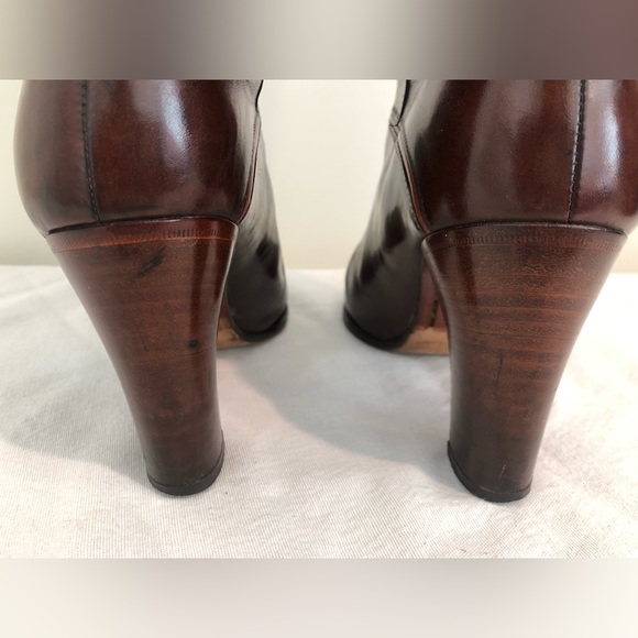 Vintage Bally Mahogany Brown Glossed Leather Heeled Boots Almond Toe 7 1/2 - Picture 5 of 10